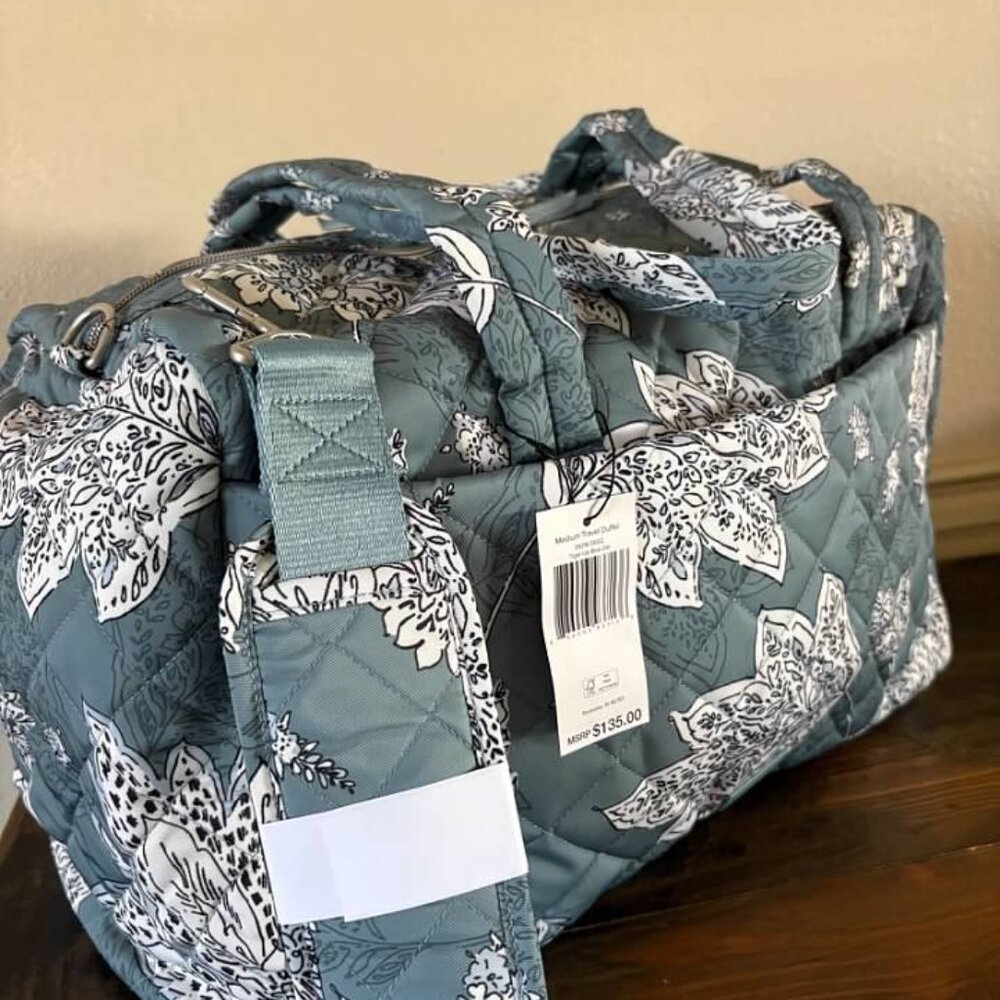 Vera Bradley Medium Travel Duffel Bag in performance twill Tiger Lily Blue-NWT - Picture 6 of 6